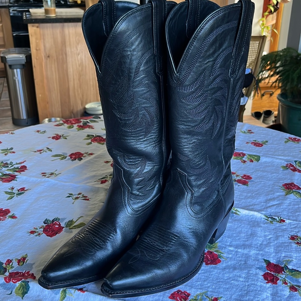 Tecovas Annie boot